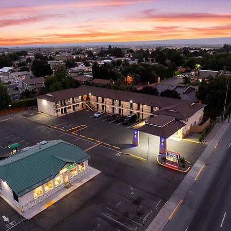 Quincy Inn And Suites Eksteriør bilde
