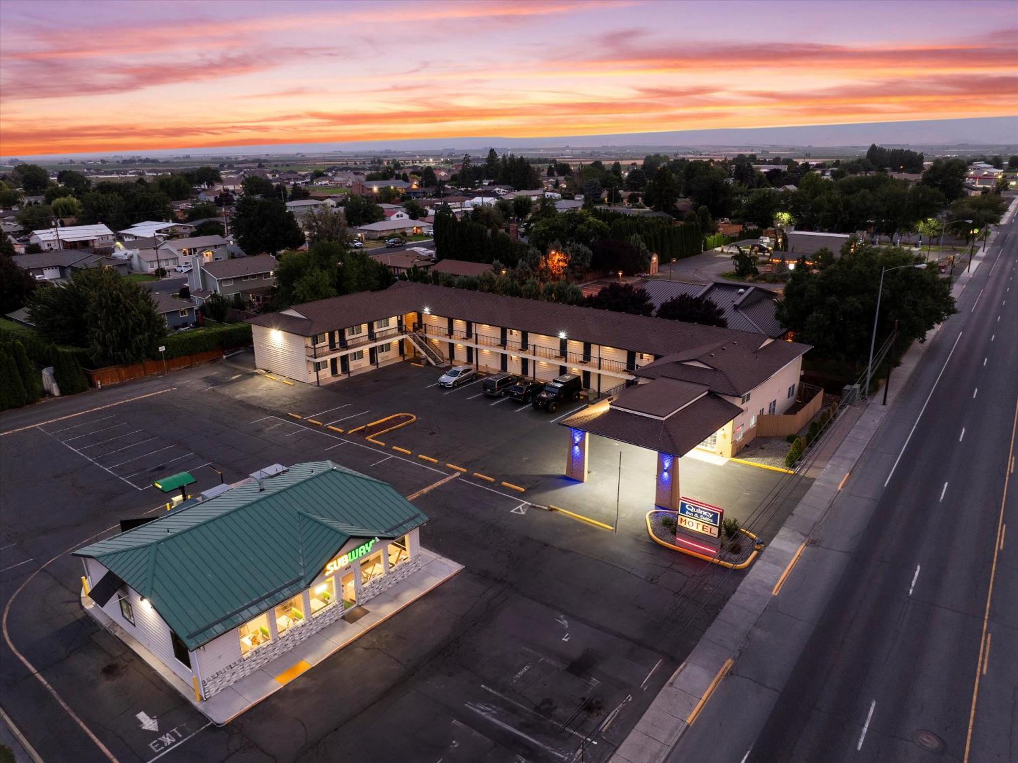 Quincy Inn And Suites Eksteriør bilde