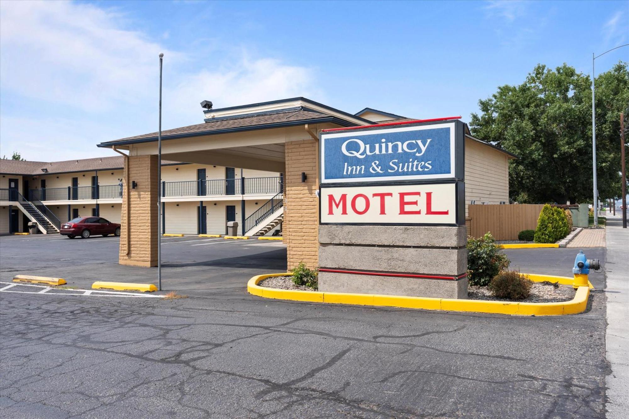 Quincy Inn And Suites Eksteriør bilde