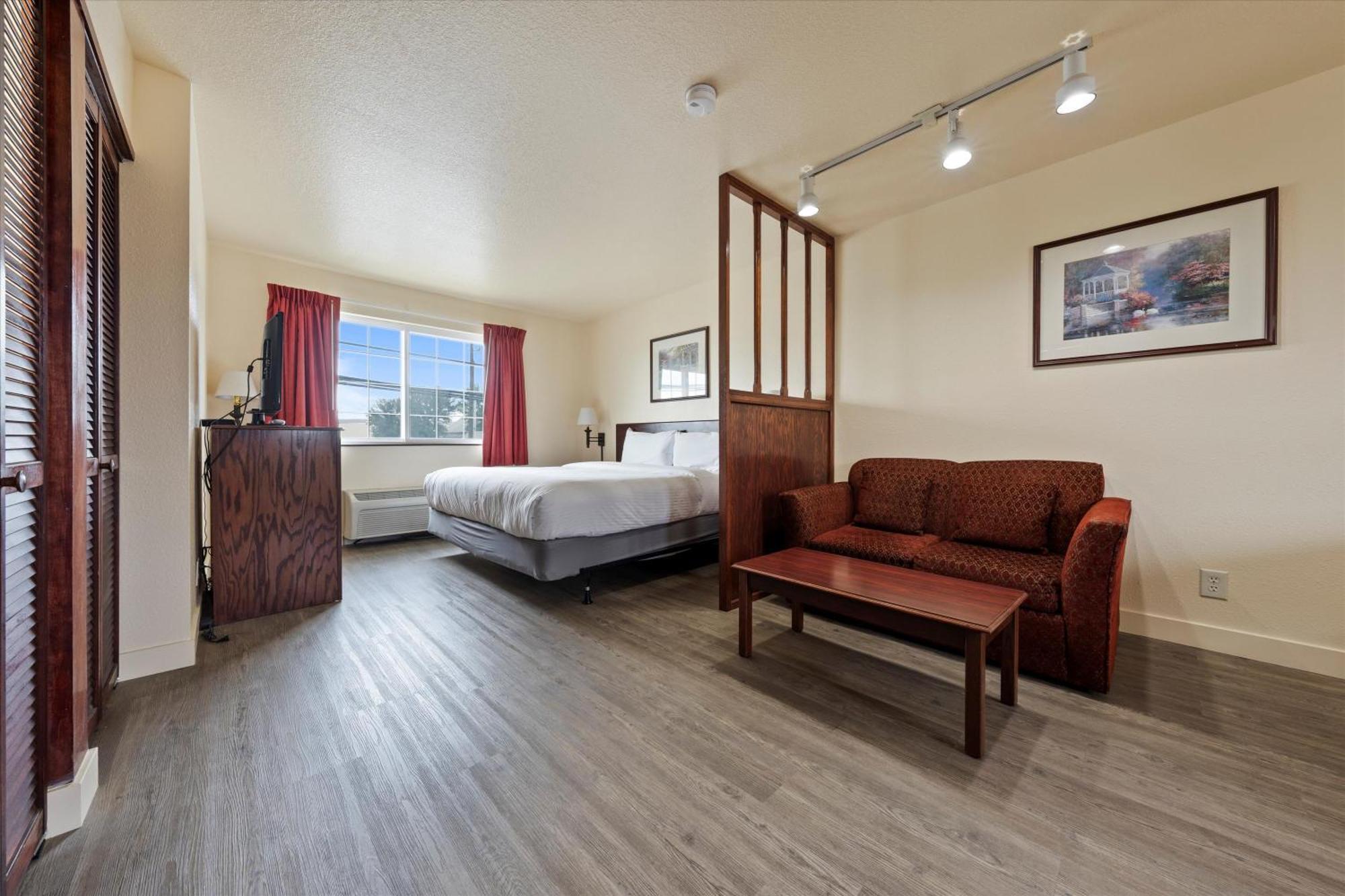 Quincy Inn And Suites Eksteriør bilde