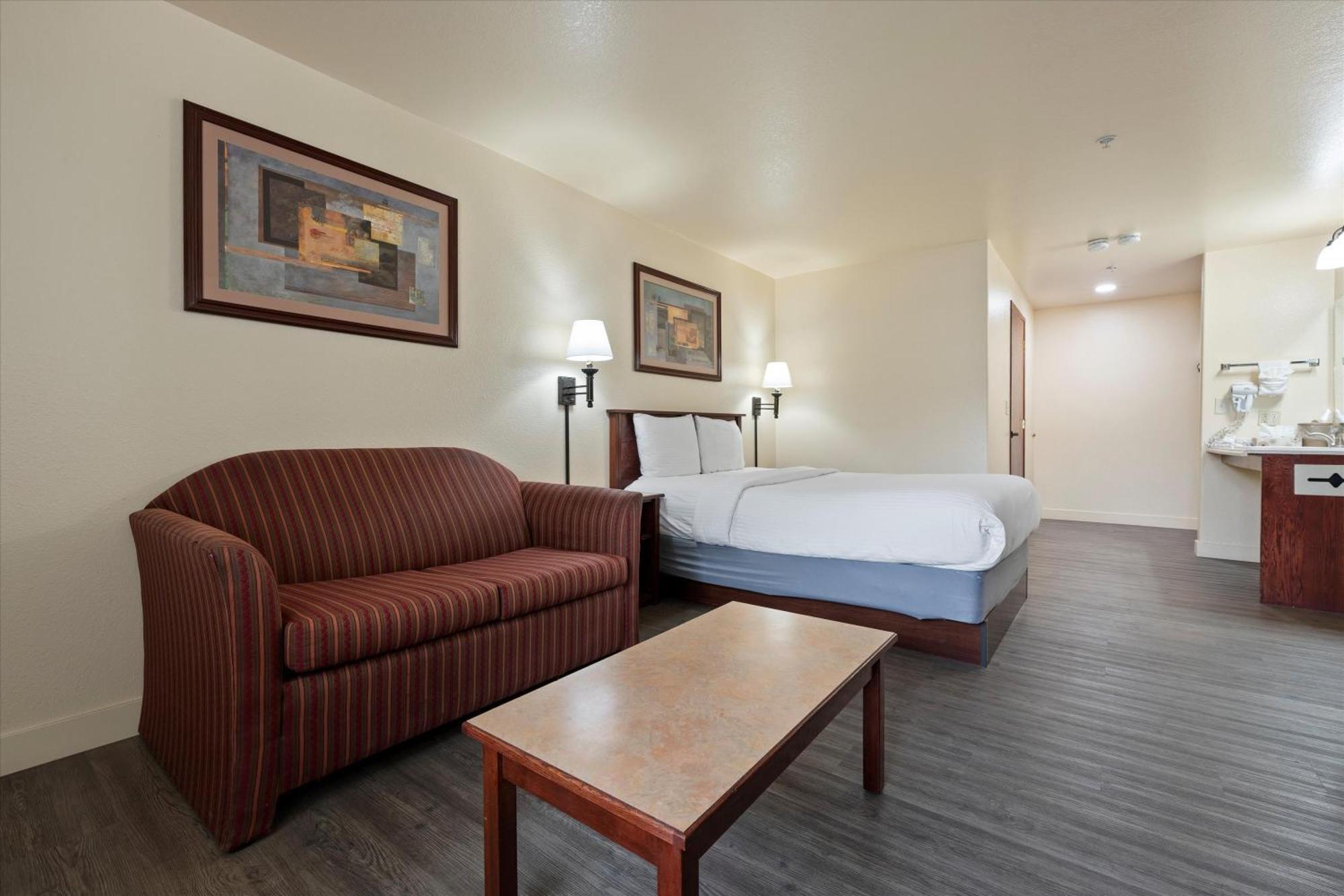 Quincy Inn And Suites Eksteriør bilde