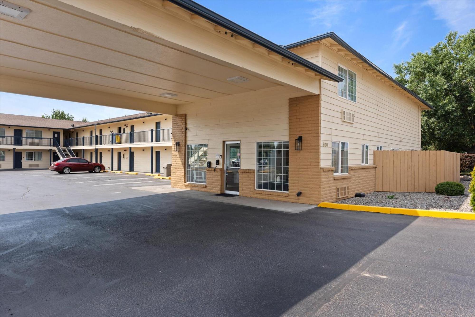 Quincy Inn And Suites Eksteriør bilde